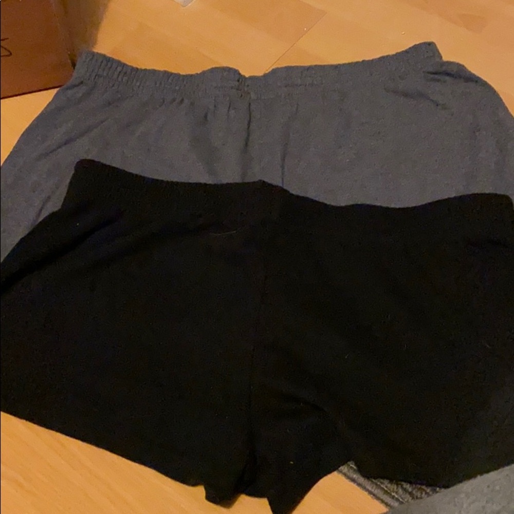 Elastic comfy shorts